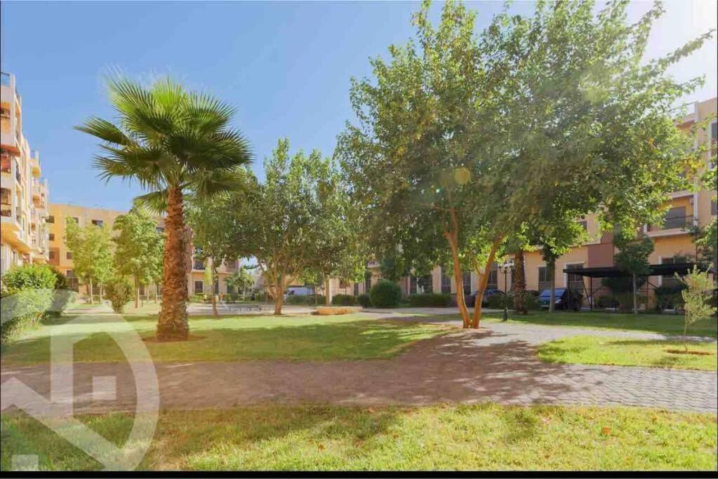 Des Lilas Dar Salam Chez Madame Assyl Avec 3 Piscines Appartement Marrakesh