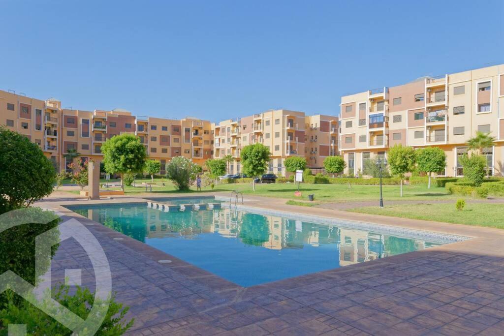 Des Lilas Dar Salam Chez Madame Assyl Avec 3 Piscines Appartement Marrakesh